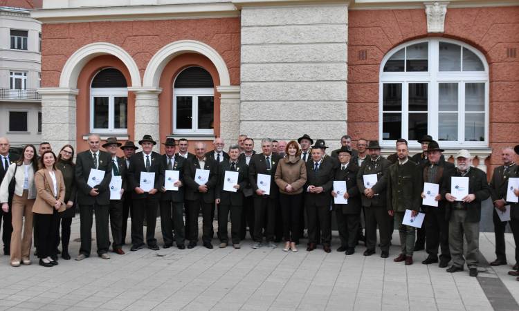 Županica uručila ugovore o produljenju zakupa prava lova u Karlovačkoj županiji: „Vi ste čuvari prirode!“